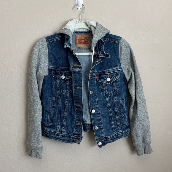 Levi's Jackets & Blazers - Levis Denim/sweatshirt Jacket Womens size small